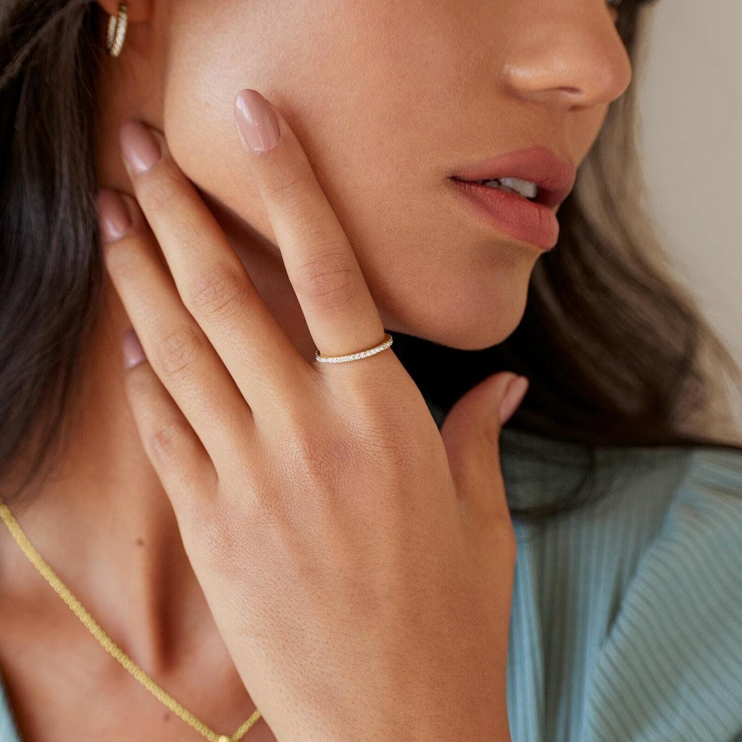 4K gold plated ring close up