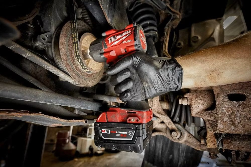 G-TOO013 - Clé à chocs à couple moyen Milwaukee M18 FUEL™ 1/2 po – Outil électrique sans fil et sans balais de 650 pi-lb